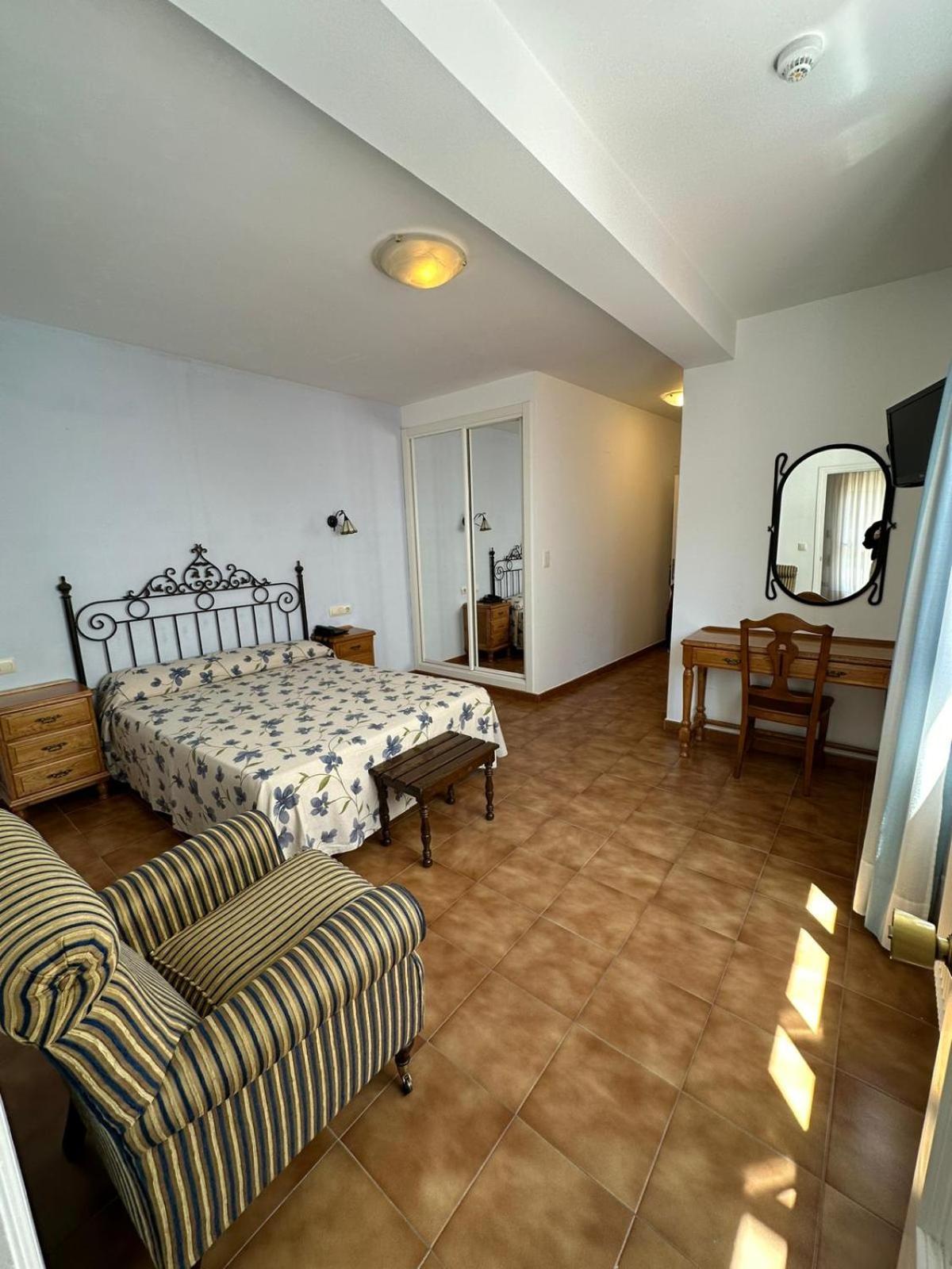 Hotel Amandi O Grove Bagian luar foto
